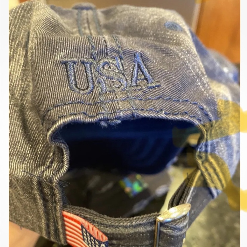 American flag distressed hat new with tags. Pitbull brand.